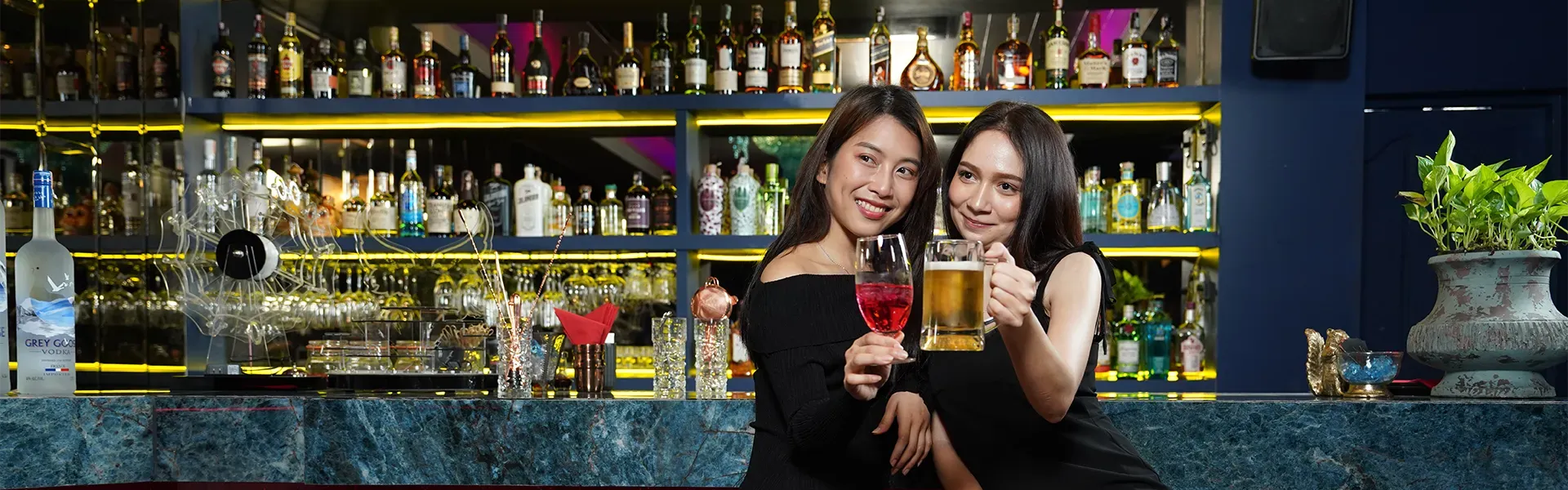 Papa John’s Golf & Sports Bar